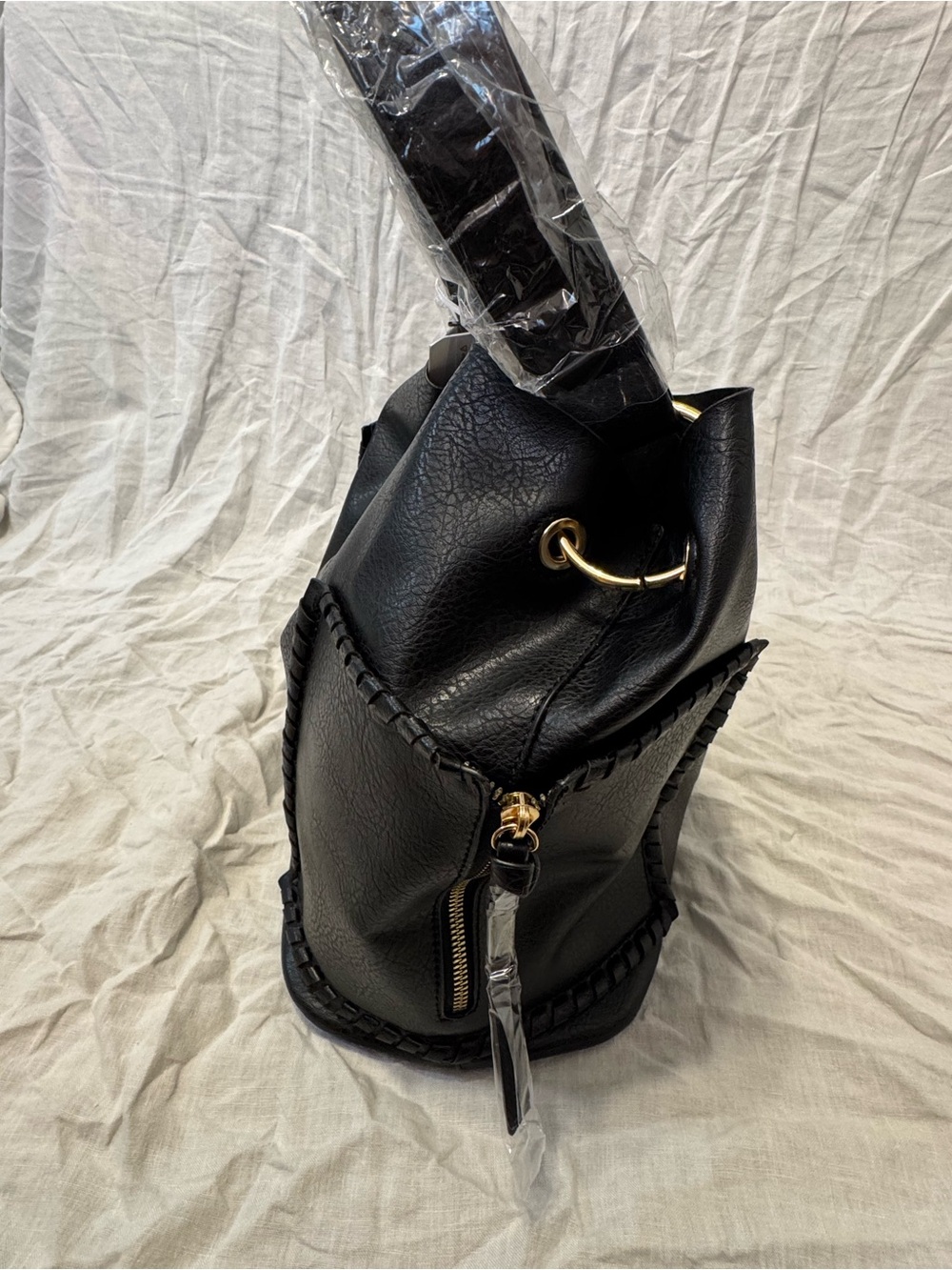 NWT Slouchy Hobo Bucket Bag in Black Vegan Leather | Y2K Moto Boho Minimalist - Picture 3 of 10